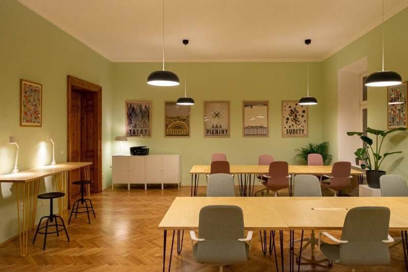 Cheap Desks in High Demand – For Home & Professional Space